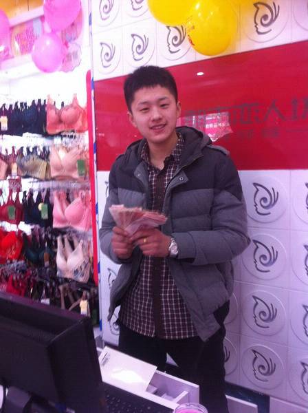  老板开心的笑容